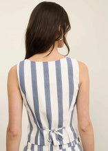 Load image into Gallery viewer, Lacy Linen Sleeveless Button Down Top