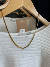 Load image into Gallery viewer, V Herringbone Necklace
