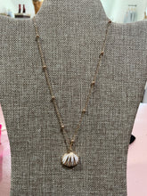 Load image into Gallery viewer, Beachy Shell Necklace
