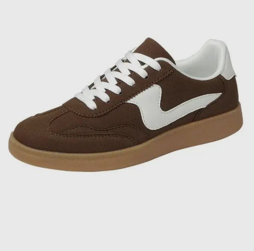 Bobbie Sneaker