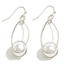 Load image into Gallery viewer, Angelina Pearl Earrings
