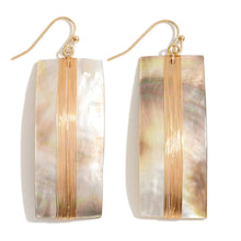 Load image into Gallery viewer, Bree Shell Earrings
