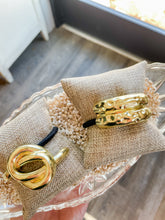 Load image into Gallery viewer, Nara Chunky Gold Hair Tie

