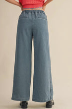 Load image into Gallery viewer, Sandy Scalloped Jean
