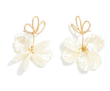 Load image into Gallery viewer, Flower Petal Earrings
