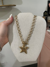 Load image into Gallery viewer, Hammered Star Link Necklace
