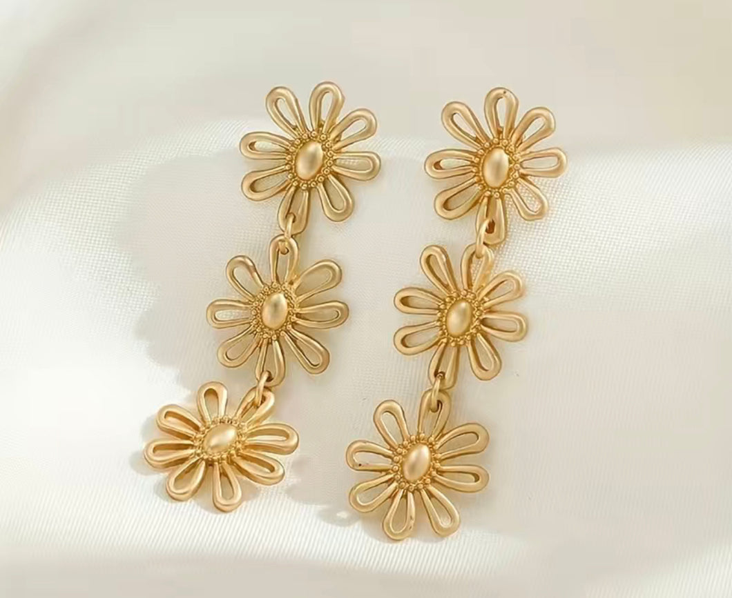 Gold Wire Flower Earrings